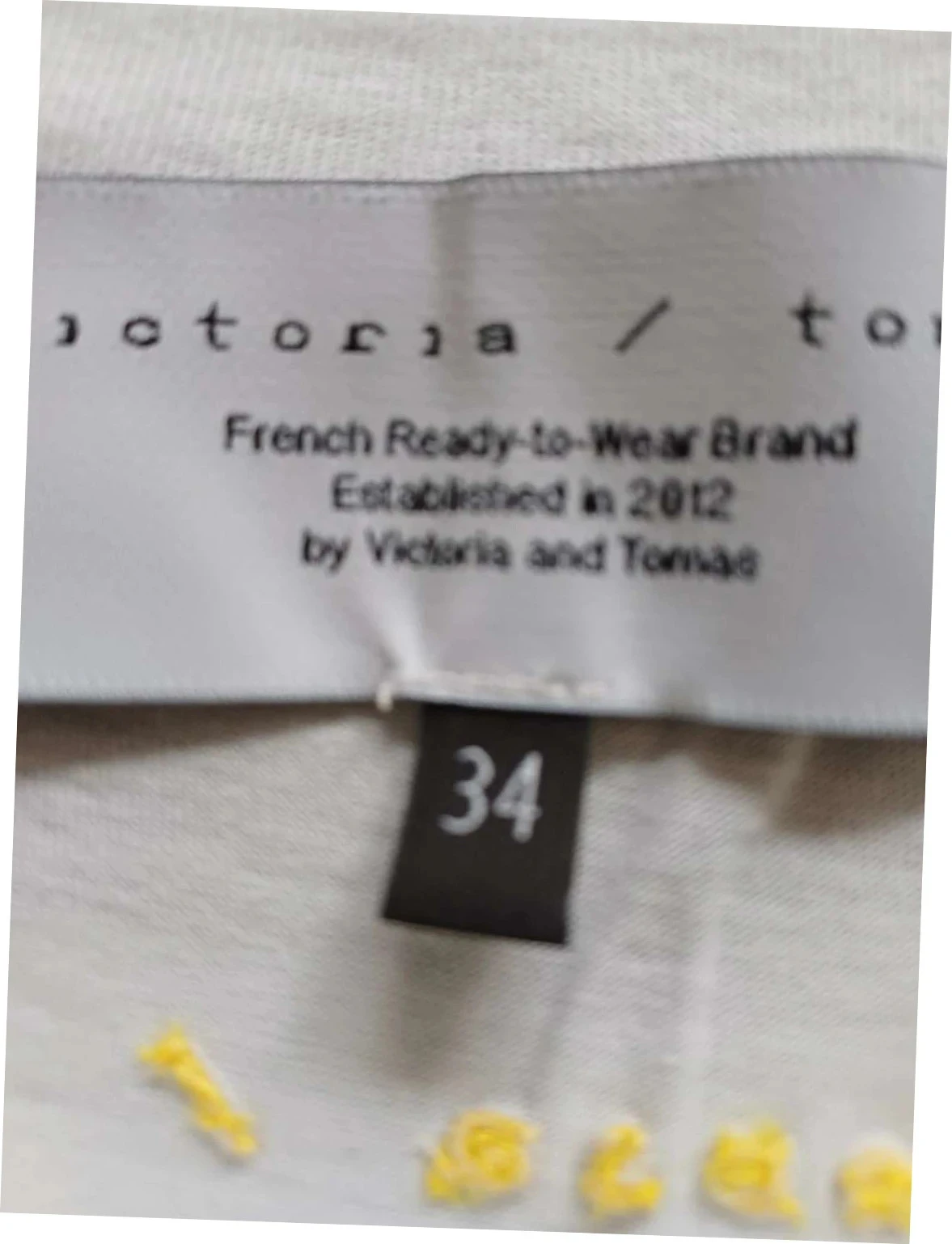 Camiseta branca gráfica de designer Victoria/Tomas - Nova - Tamanho 34 (XS) – photo 7